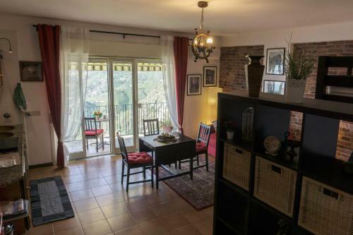 Rocca Del Saraceno Apartment - Etna View