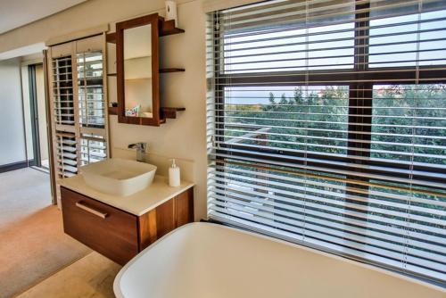 Villa Zimbali 4 Bedroom With Pool Zhb1