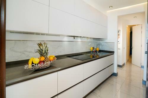 Luxury Beachfront Apartment Taormina Pool And Parking