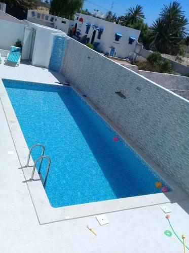 Villa Avec Piscine � 400m De La Plage