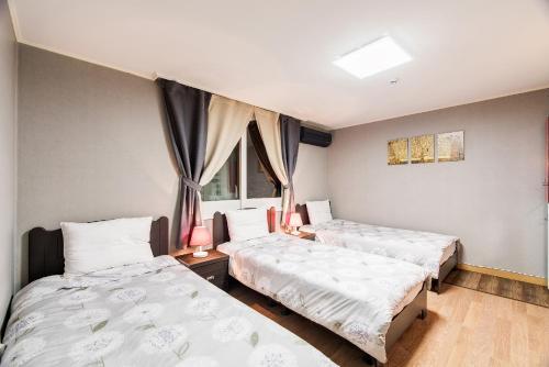 Hostal Gold Hill Guesthouse