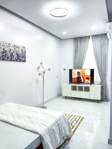 Stunning 3-bedroom Luxury Apartment With A Pool