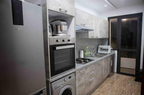 Apartamento Between Land&sea Luxurious Apt With Swimming Pool