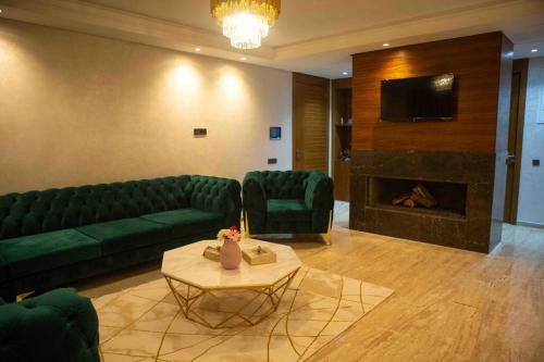 Apartamento Between Land&sea Luxurious Apt With Swimming Pool