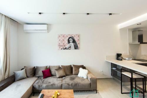Sunset: Luxury Apartments With Gym In Lac 1