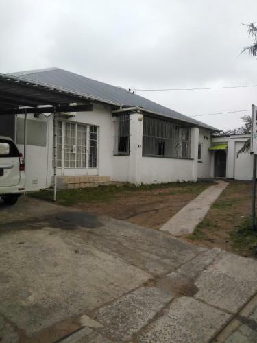 Hostal Lisokhanya Guesthouse