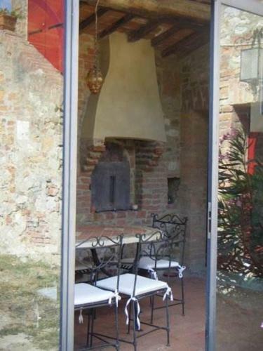 2 Bedrooms House With Shared Pool And Enclosed Garden At Trequanda