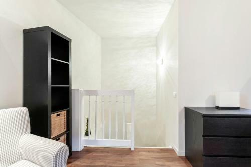 Rodrigo Lakeside Suits