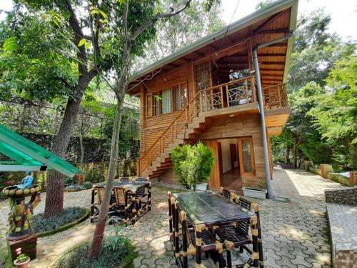 Lodge Rudraksha Cottage & Resort