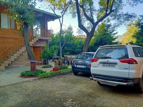 Lodge Rudraksha Cottage & Resort