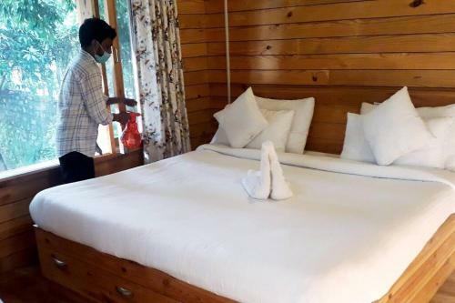 Lodge Rudraksha Cottage & Resort