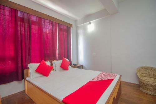 Hotel Oyo 65173 Nourpem Residency