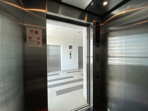 Apartamento Nice & Luxury London Theme, Corner With Balcony, 769sqft