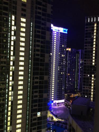 Apartamento Nice & Luxury London Theme, Corner With Balcony, 769sqft