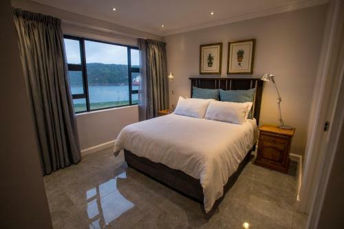 Apartamento Ushaka Waterfront - Penthouse Plush Perfection