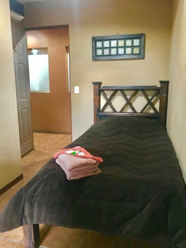 Melrost Airport Bed & Breakfast