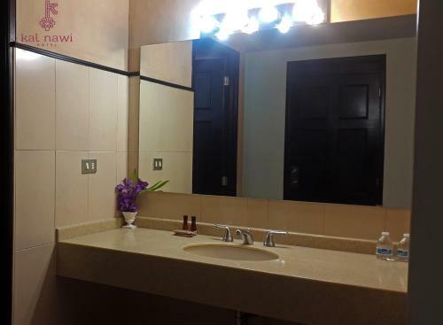La Porta Plaza Hotel