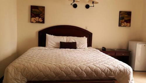 La Porta Plaza Hotel