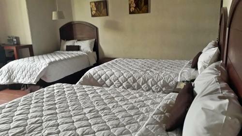 La Porta Plaza Hotel