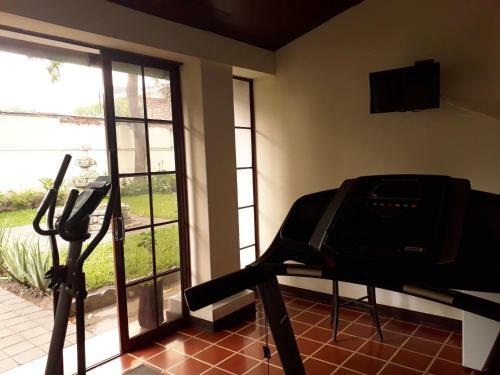 La Porta Plaza Hotel