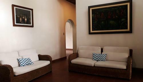 La Porta Plaza Hotel