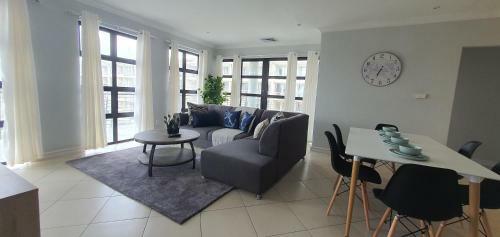 Apartamento Accommodation Front - Lavish 6 Sleeper Penthouse With Stunning Views