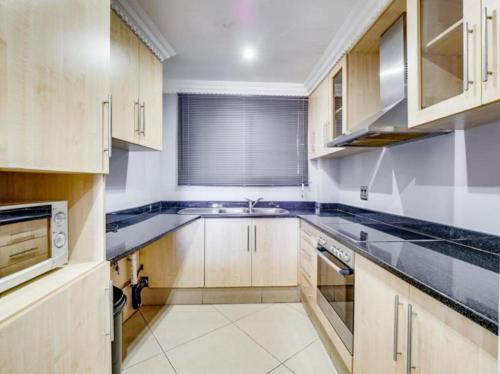Luxury 2 Bed 2 Bath Seaview Apartment - The Sails Waterfront C4