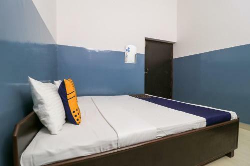 Spot On 61705 Hotel Rose Star