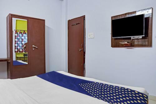 Spot On 82219 Hotel New Lake Palace