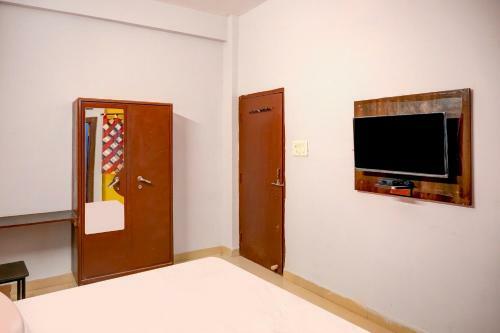 Spot On 82219 Hotel New Lake Palace