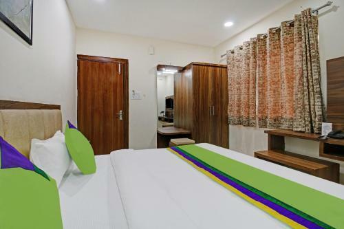 Treebo Trend Hotel Krishna Regency Gautam Nagar