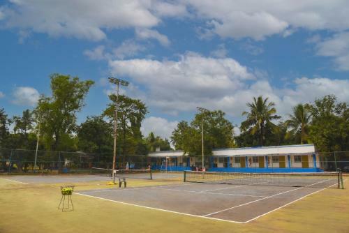 Hotel Gurukul Resorts & Country Club
