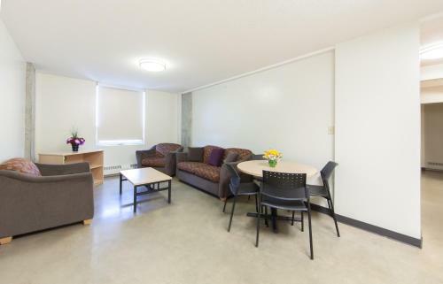 Albergue Macewan University Residence