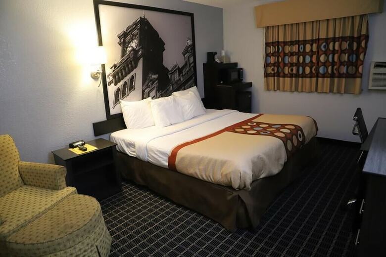 Hotel Super 8 Airport Richmond