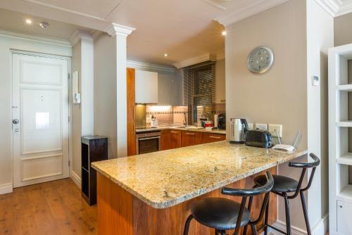 Apartamentos Cape Royale | Whosting