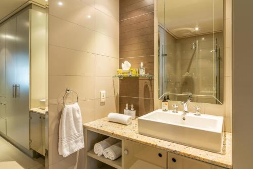 Apartamentos Cape Royale | Whosting