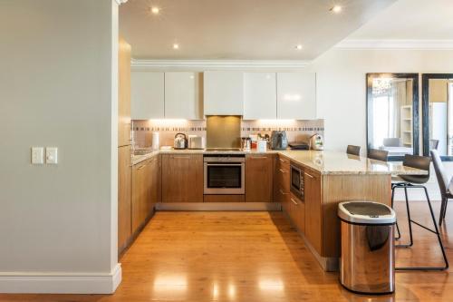 Apartamentos Cape Royale | Whosting