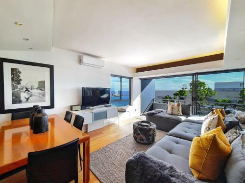 Clifton Yolo Spaces - Clifton Beachfront Executive Apartment