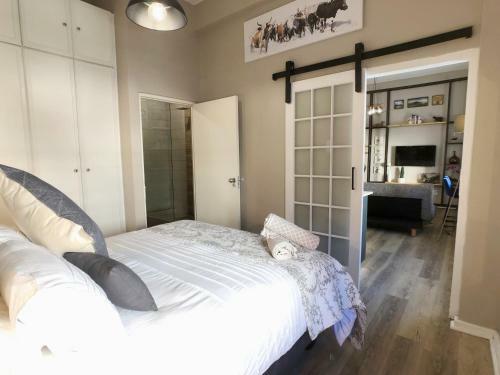 Apartamento Just Off Long - Inner City Gem