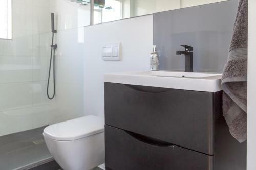Cosy And Classy Sea Point Apartment