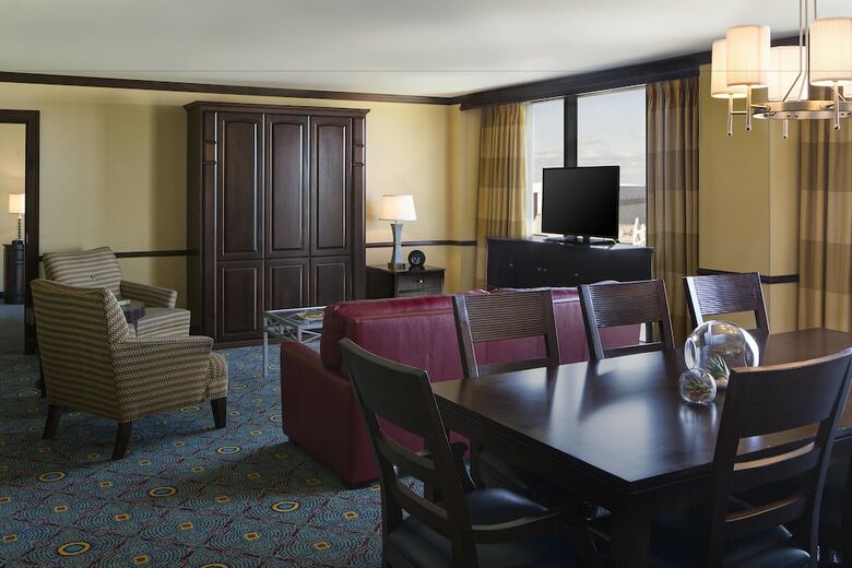 Renaissance Mobile Riverview Plaza Hotel