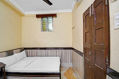 Oyo 84102 Hotel Delux