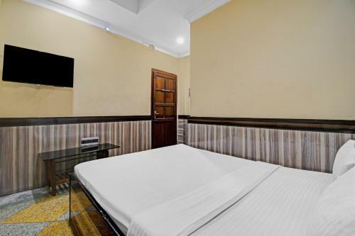 Oyo 84102 Hotel Delux