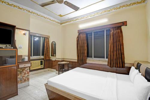 Oyo 84102 Hotel Delux