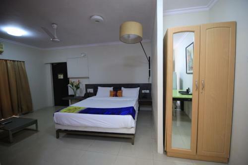 Bed & Breakfast Landmark Suites Bollywood Design Hotel