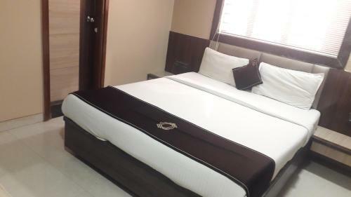 Hotel Shine Hospitality Crown