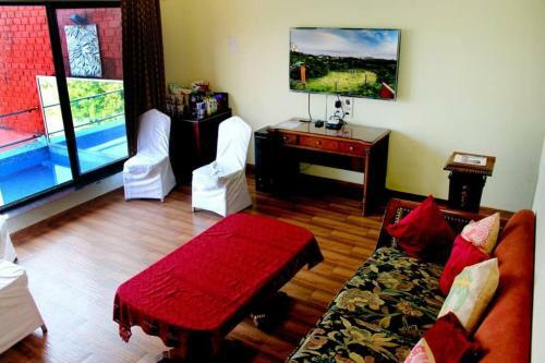 Royal Palms Private Pool Villa - Mumbai