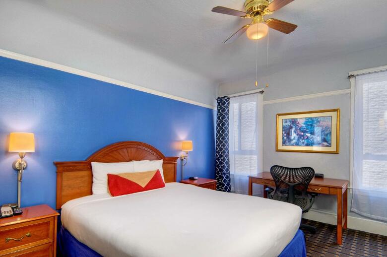Monarch Hotel