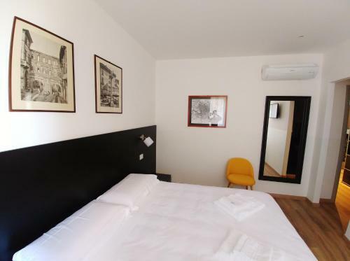 Hostal Parcosantateresa Suites