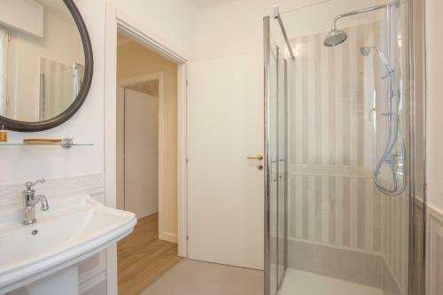 Crys: Apartments, Holiday, Business, Verde